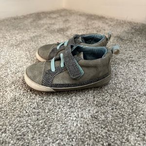 robeez ro + me shoes